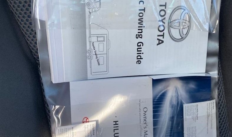 
								2013 Toyota Hilux SR5 (4X4) KUN26R MY12 full									