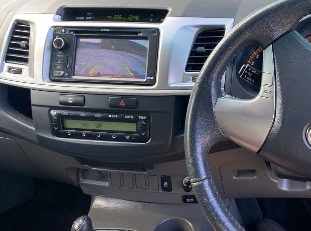 
								2013 Toyota Hilux SR5 (4X4) KUN26R MY12 full									