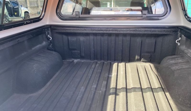 
								2013 Toyota Hilux SR5 (4X4) KUN26R MY12 full									