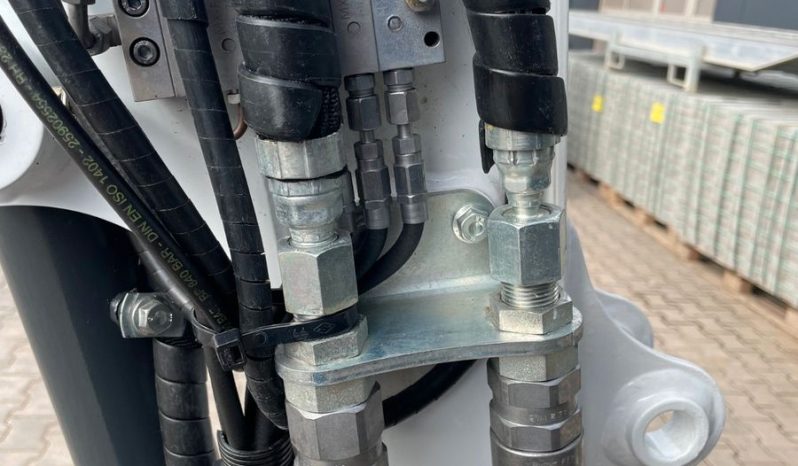 
								2022 Bobcat E 20z full									