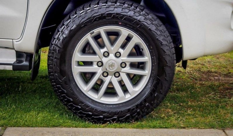 
								2013 Toyota Hilux SR5 (4X4) KUN26R MY12 full									