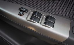 
										2013 Toyota Hilux SR5 (4X4) KUN26R MY12 full									