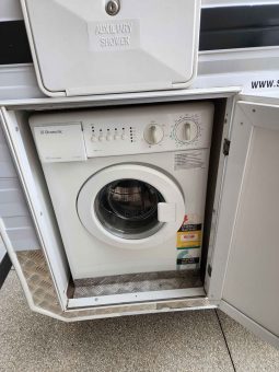 
										2012 Sea Breeze 21ft full									