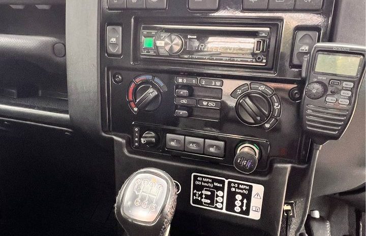 
								2015 Landrover Defender 90 Limited full									