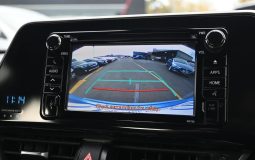 
										2017 Toyota C-HR Wagon full									