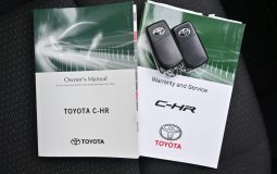 
										2017 Toyota C-HR Wagon full									