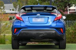 
										2017 Toyota C-HR Wagon full									