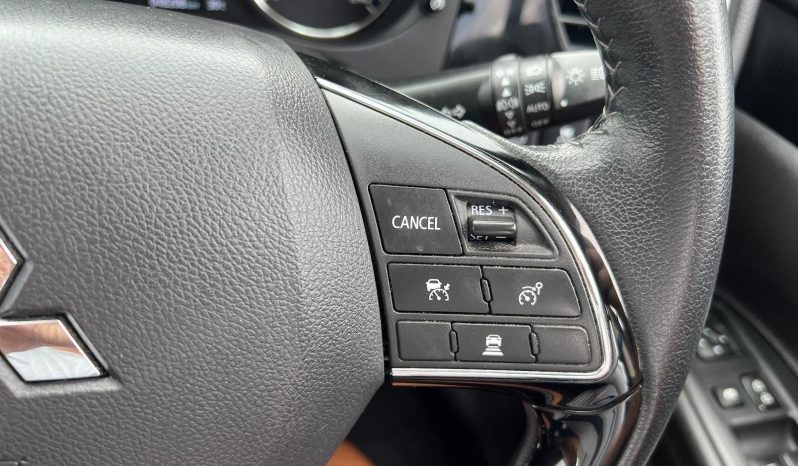 
								2018 Mitsubishi Outlander ES full									