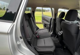 
										2018 Mitsubishi Outlander ES full									