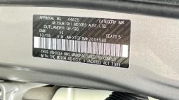 
										2018 Mitsubishi Outlander ES full									