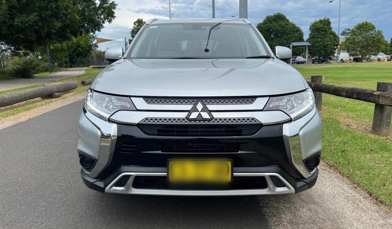 
								2018 Mitsubishi Outlander ES full									
