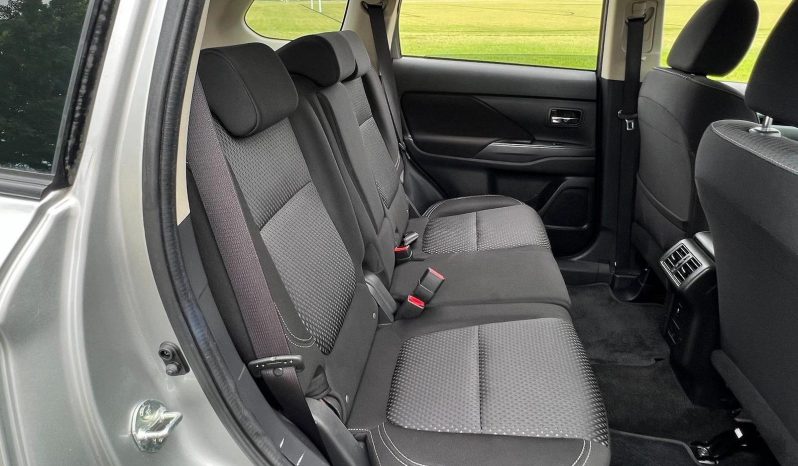 
								2018 Mitsubishi Outlander ES full									