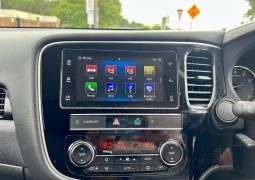 
										2018 Mitsubishi Outlander ES full									