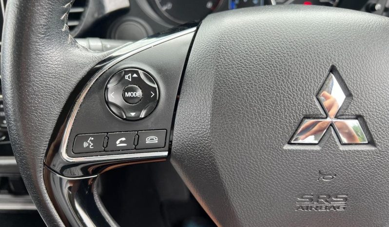 
								2018 Mitsubishi Outlander ES full									