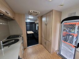 
										2011 Jayco work n play outback full									
