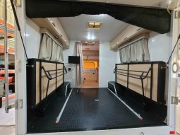 
										2011 Jayco work n play outback full									