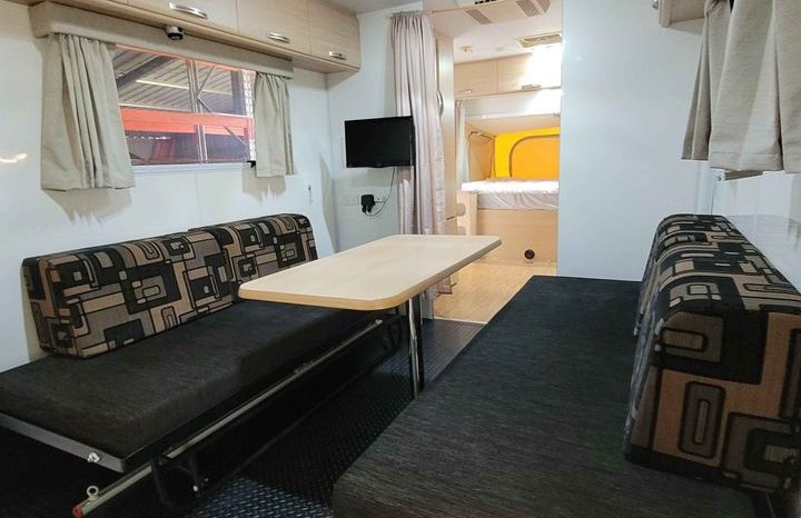 
								2011 Jayco work n play outback full									