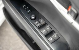 
										2018 Toyota Camry SL Hybrid full									