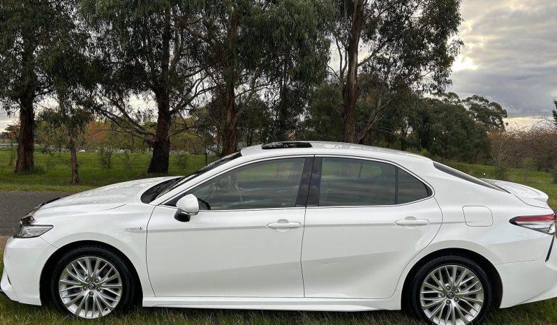 
								2018 Toyota Camry SL Hybrid full									