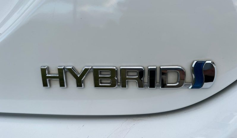 
								2018 Toyota Camry SL Hybrid full									