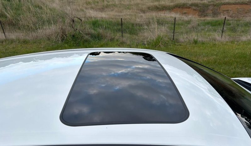 
								2018 Toyota Camry SL Hybrid full									