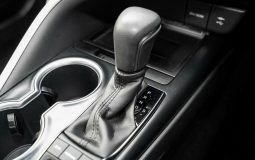 
										2018 Toyota Camry SL Hybrid full									