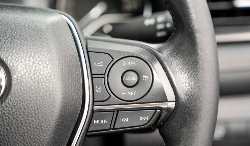 
								2018 Toyota Camry SL Hybrid full									