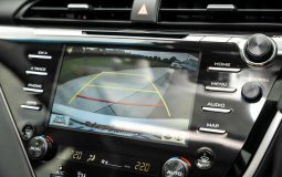 
										2018 Toyota Camry SL Hybrid full									