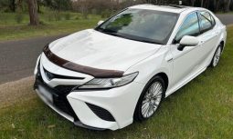 
										2018 Toyota Camry SL Hybrid full									