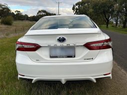 
										2018 Toyota Camry SL Hybrid full									