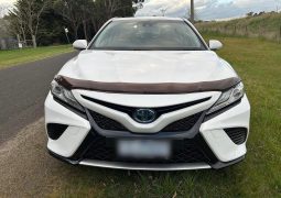 
										2018 Toyota Camry SL Hybrid full									