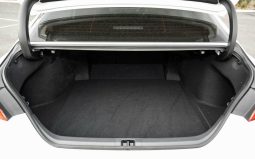 
										2018 Toyota Camry SL Hybrid full									