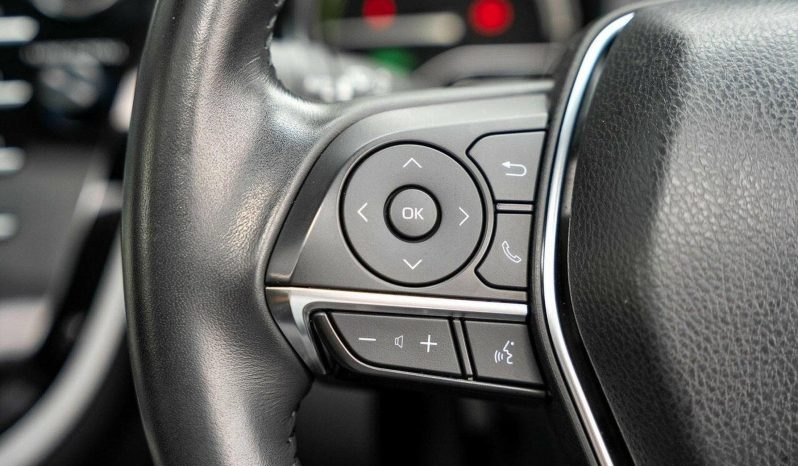 
								2018 Toyota Camry SL Hybrid full									