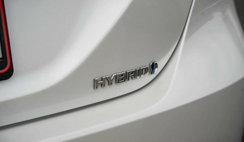 
								2018 Toyota Camry SL Hybrid full									