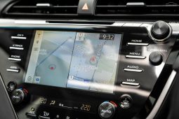 
										2018 Toyota Camry SL Hybrid full									