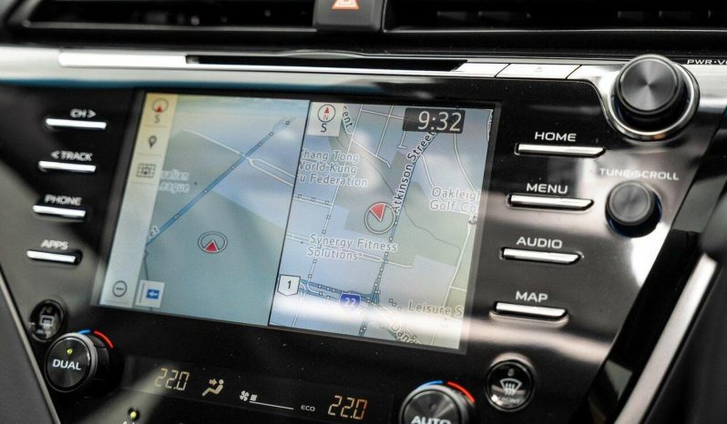 
								2018 Toyota Camry SL Hybrid full									