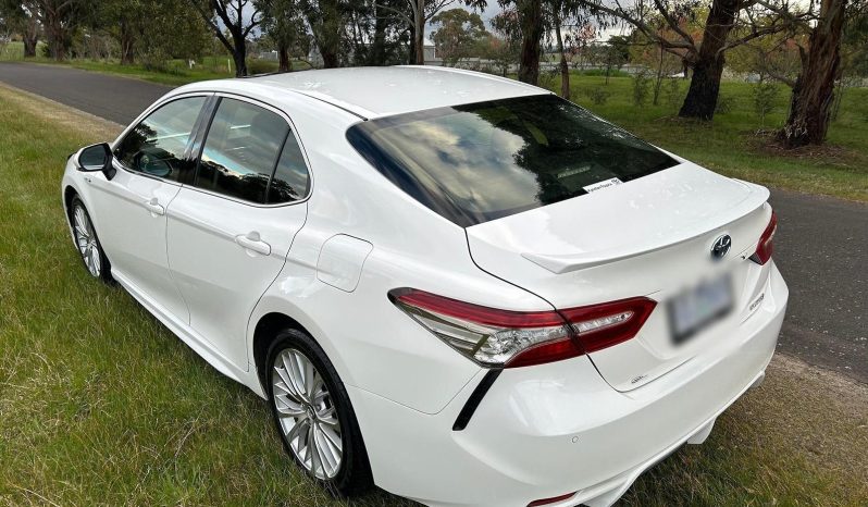 
								2018 Toyota Camry SL Hybrid full									