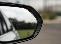 
										2018 Toyota Camry SL Hybrid full									