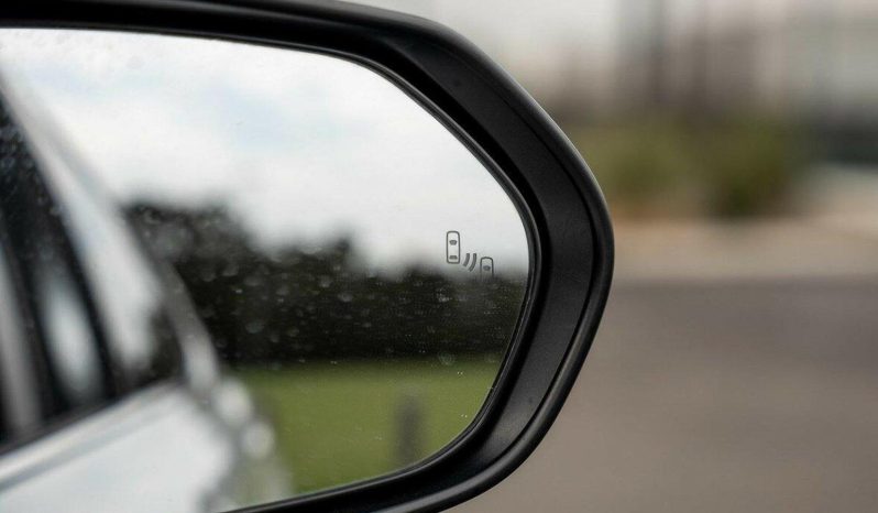 
								2018 Toyota Camry SL Hybrid full									